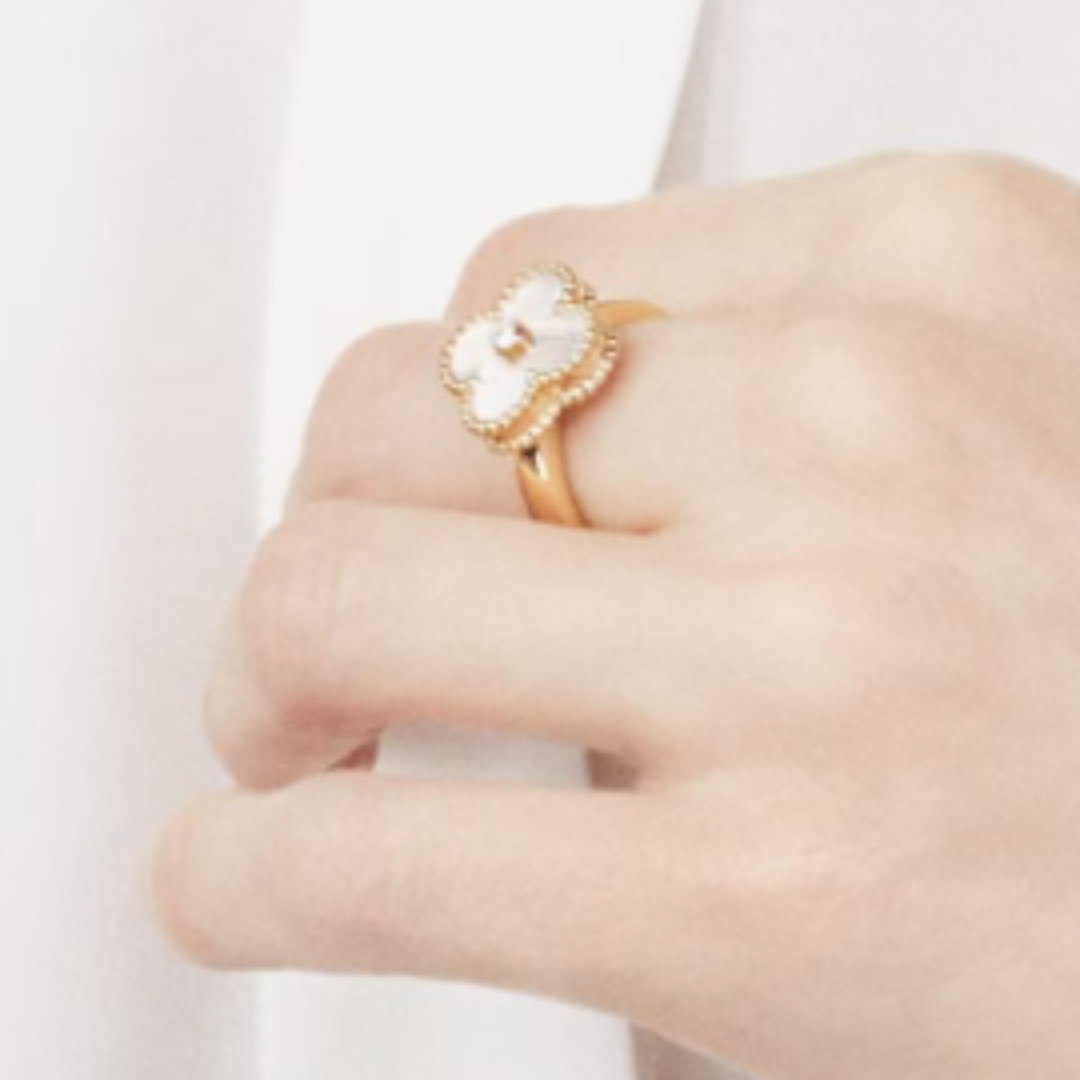 Amber Ring - White / Gold